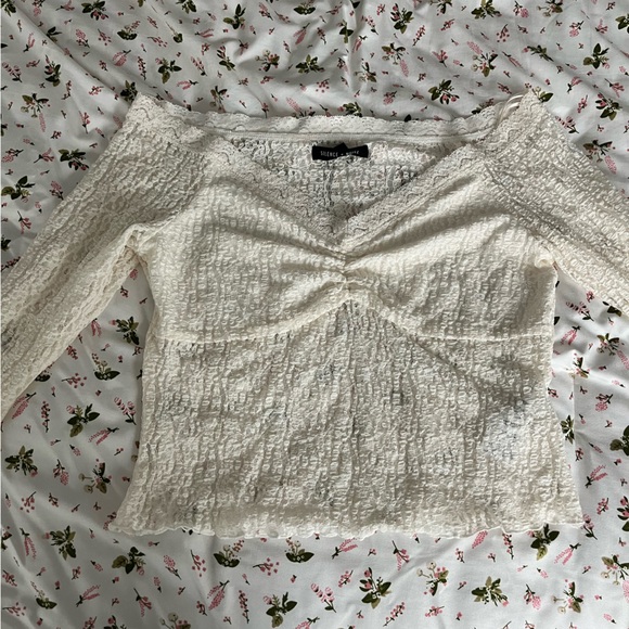 Urban Outfitters Lace Flare Long Sleeve - Picture 1 of 5